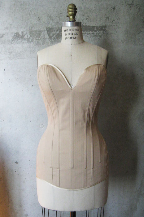 Custom made to measure tightlacing corsetry - Puimond Progressive Corset  Design